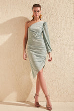 Load image into Gallery viewer, Drape Detail Dress
